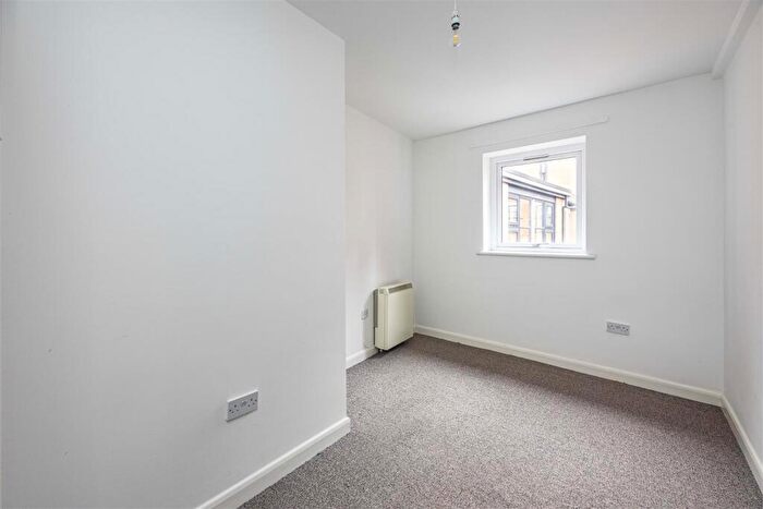 2 Bedroom Flat To Rent In Trivett Square, Nottingham, NG1