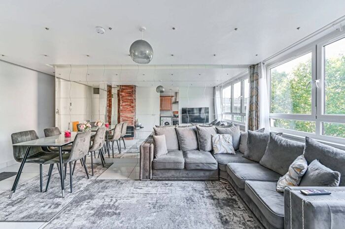 1 Bedroom Flat For Sale In Gardiner House, Surrey Lane, Battersea, London, SW11