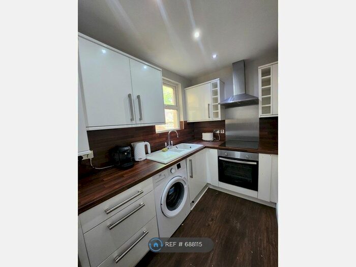2 Bedroom Flat To Rent In Ullet Road, Liverpool, L17