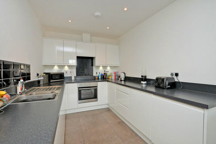 1 Bedroom Apartment To Rent In West House, GU46