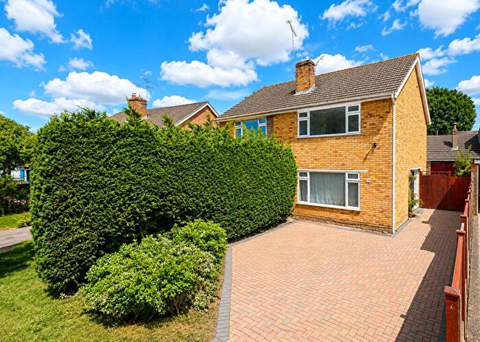 3 Bedroom Semi Detached House For Sale In Oakwood, Church Crookham, Fleet, GU52