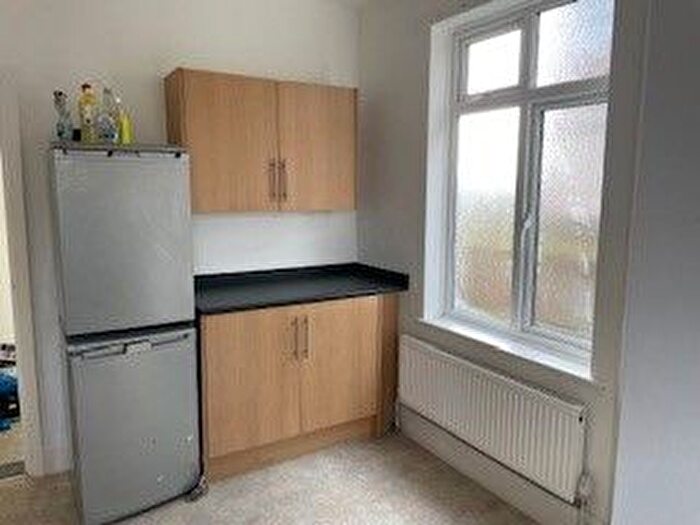 2 Bedroom Bungalow To Rent In Birstall Road, Birstall, Leicester, LE4