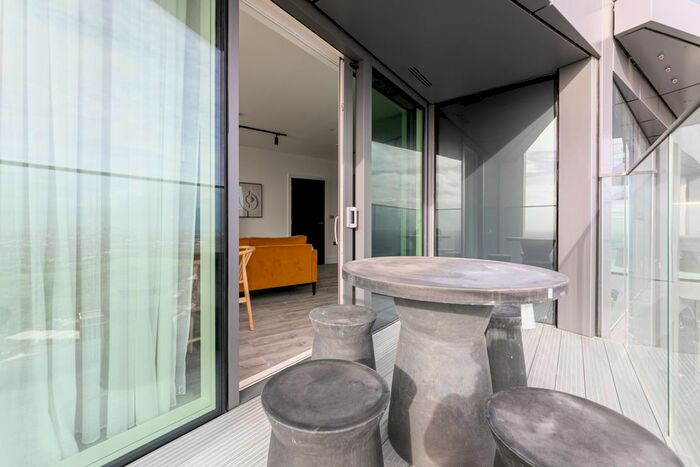 2 Bedroom Flat To Rent In Portal Way, Acton, W3