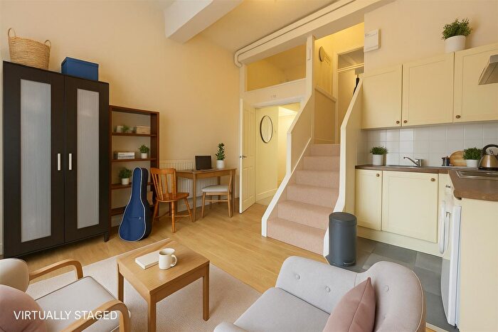 Studio To Rent In Clarendon Park Road, Leicester, LE2