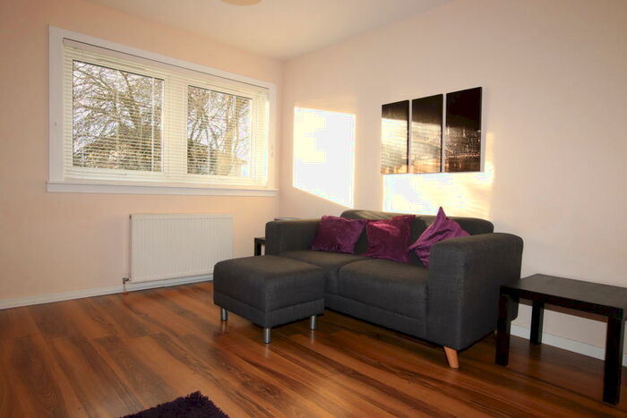 1 Bedroom Flat To Rent In Charleston Drive, West End, DD2