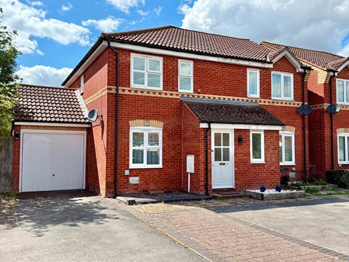 2 Bedroom Semi Detached House To Rent In Hurley Croft, Monkston, MK10