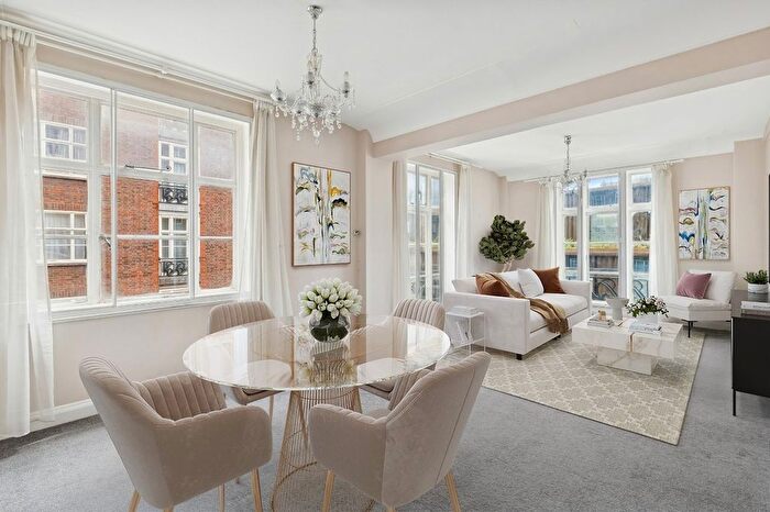 2 Bedroom Flat For Sale In Hertford Street, Mayfair, London, W1J