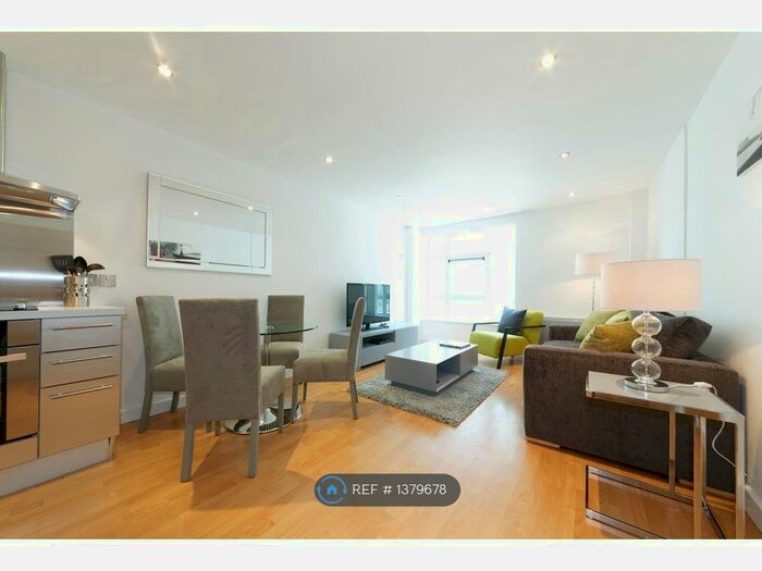 2 Bedroom Flat To Rent In Welland Street, London, SE10