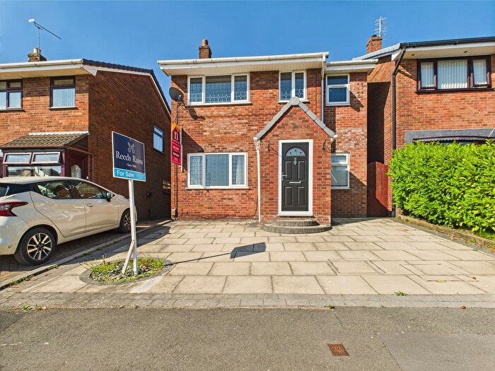 3 Bedroom Detached House For Sale In Elm Drive, Billinge, WN5