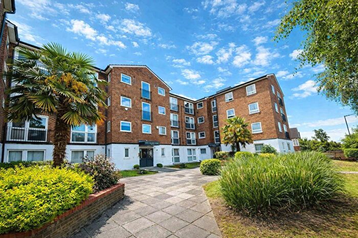 2 Bedroom Flat To Rent In Downhurst Court, Parson Street, Hendon, London, NW4