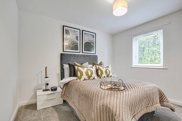 2 Bedroom Apartment To Rent In Kirk Beston Close, Leeds, West Yorkshire, LS11