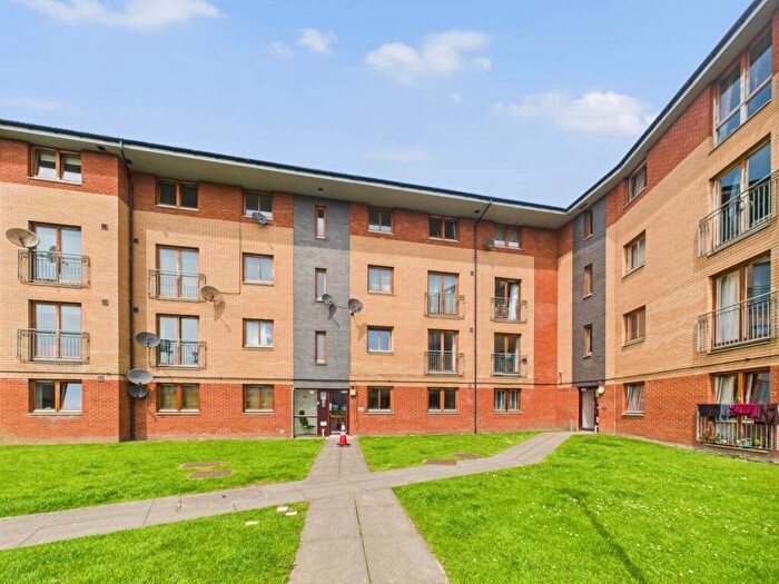 2 Bedroom Flat To Rent In Dalmarnock Drive, Dalmarnock, G40