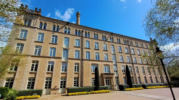 2 Bedroom Flat To Rent In Bliss Mill, Chipping Norton, OX7