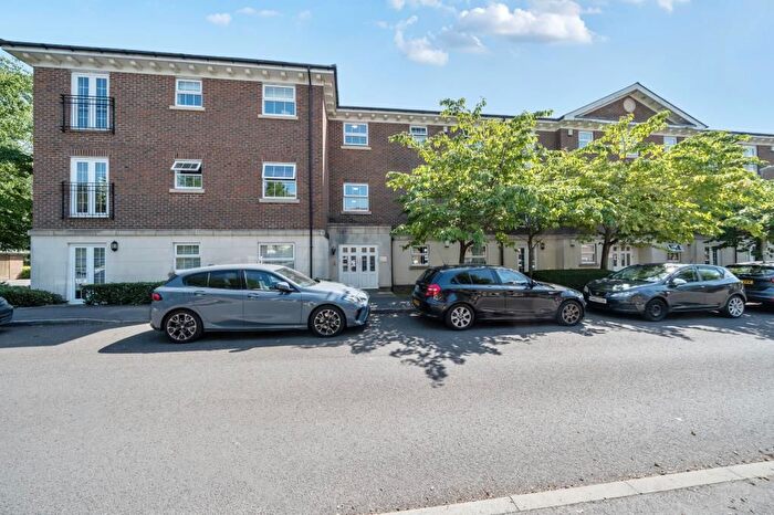 2 Bedroom Flat For Sale In Jago Court, Newbury, RG14