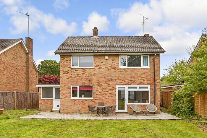 3 Bedroom Detached House For Sale In Trelawne Drive, Cranleigh, Surrey, GU6