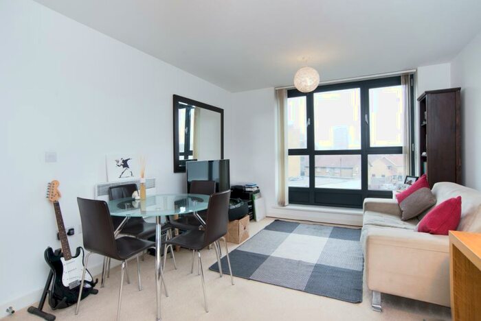 1 Bedroom Apartment To Rent In The Sphere, Canning Town, London, E16