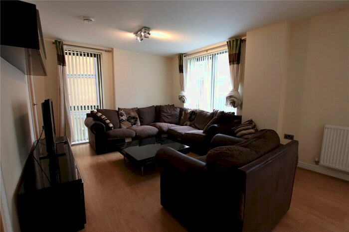 4 Bedroom Flat To Rent In Crawford, London, NW9