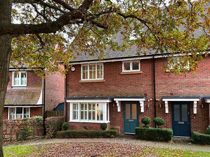 5 Bedroom Semi Detached House For Sale In Shoesmith Lane, Kings Hill, ME19