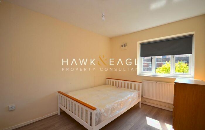 3 Bedroom Apartment To Rent In Azov House, Commodore Street, London, E1