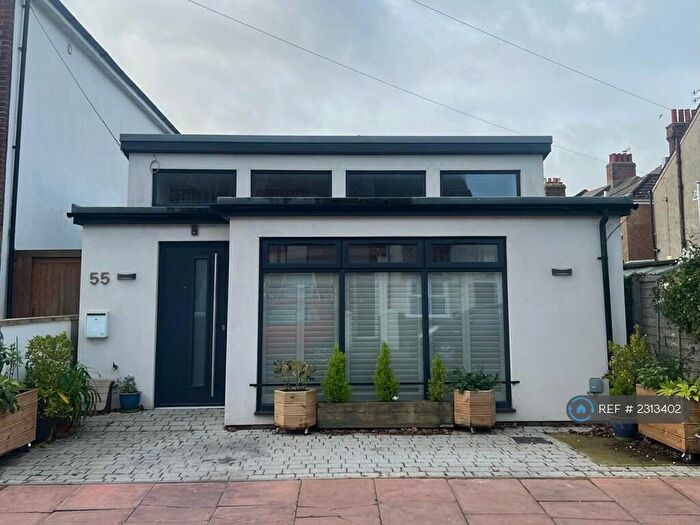 2 Bedroom Detached House To Rent In Upper High Street, Worthing, BN11