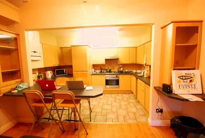 3 Bedroom Apartment To Rent In Tower House, Newcastle Upon Tyne, NE1