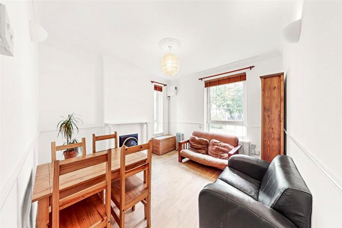 2 Bedroom Flat To Rent In Beechwood House, Teale Street, Bethnal Green, E2