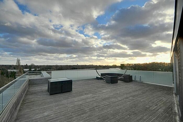 2 Bedroom Flat To Rent In Malthouse Court, High Street, Brentford, TW8