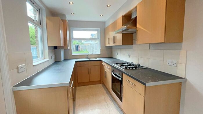 3 Bedroom House To Rent In Willow Street, Romford, RM7