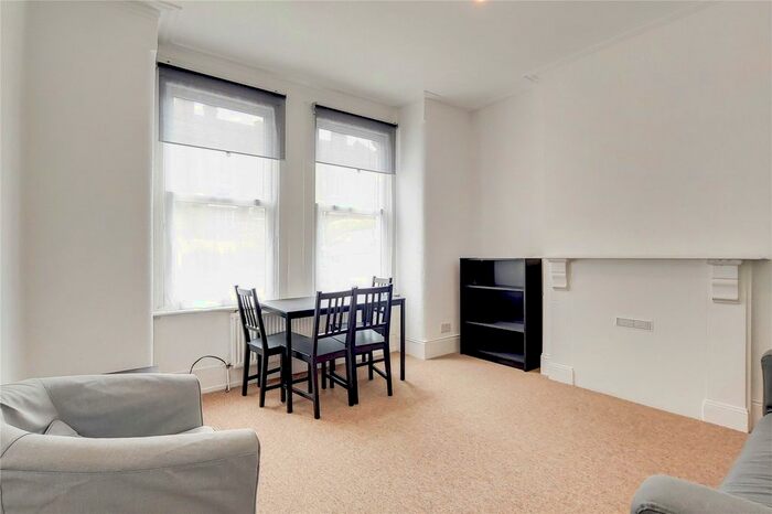 2 Bedroom Flat To Rent In Theatre Street, The Shaftesbury Estate, SW11
