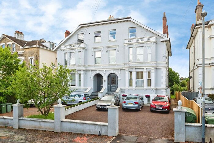 1 Bedroom Flat For Sale In Queens Road, Tunbridge Wells, TN4