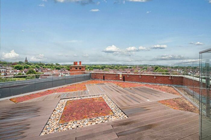 2 Bedroom Flat For Sale In Finchley Road, Golders Green, NW11