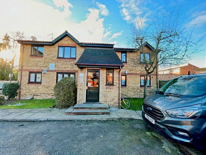 2 Bedroom Flat To Rent In Brewery Close, Wembley, HA0