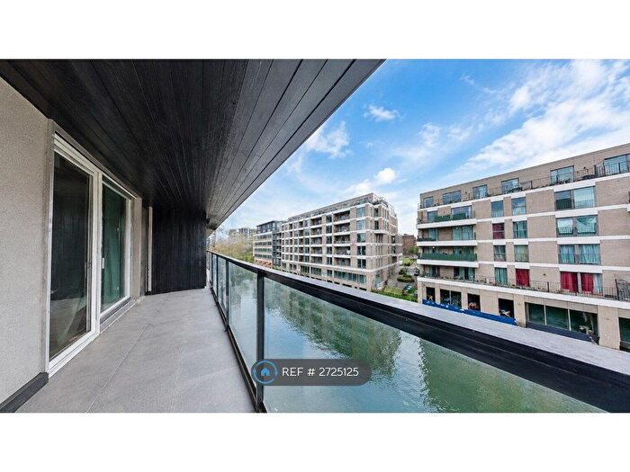 2 Bedroom Flat To Rent In Ronann Apartments, London, N1