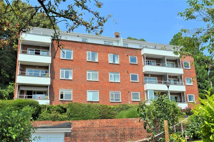 2 Bedroom Flat For Sale In Baslow Road, Meads, Eastbourne, BN20