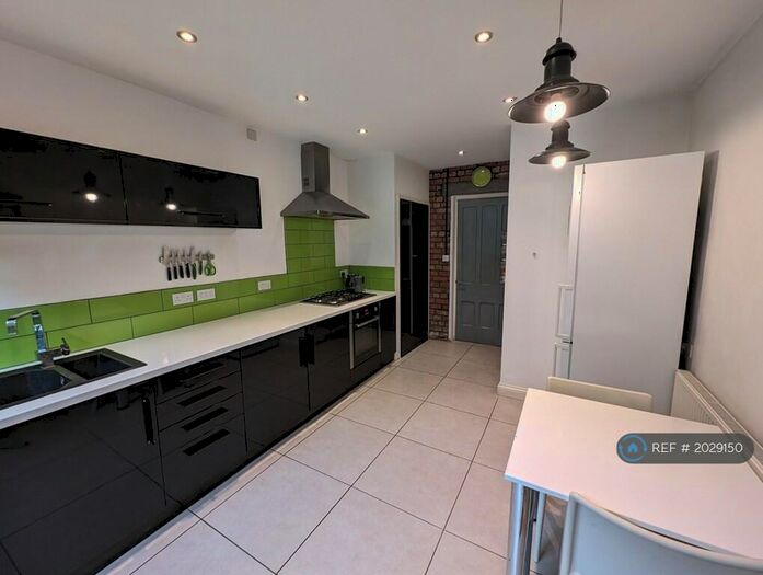 1 Bedroom Flat To Rent In Manilla Road, Bristol, BS8