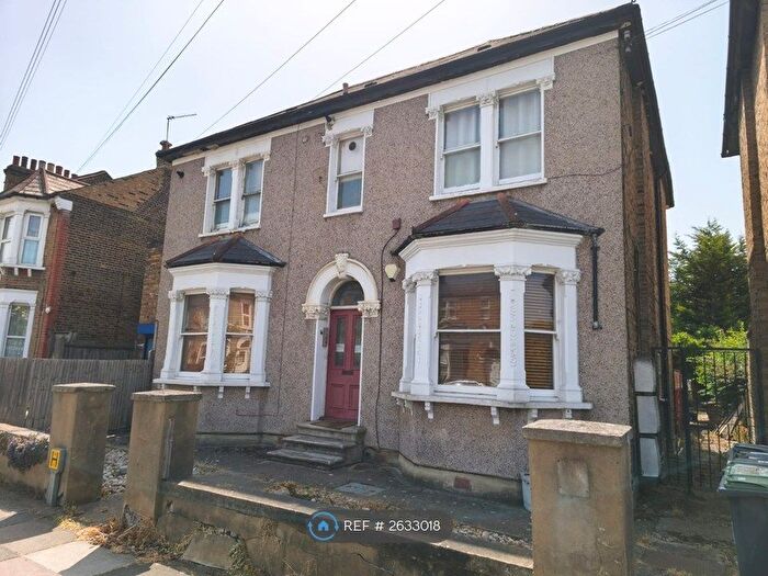 2 Bedroom Flat To Rent In Catford, London, SE6