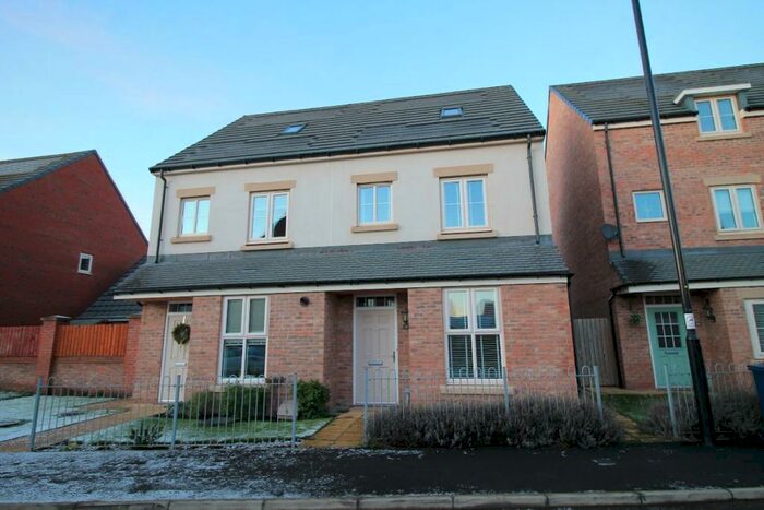 3 Bedroom Semi-Detached House To Rent In Whitworth Park Drive, Elba Park, Houghton Le Spring, DH4