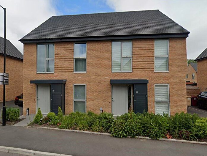 3 Bedroom Semi-Detached House To Rent In Winterbourne Drive, Westhoughton, Bolton, BL5