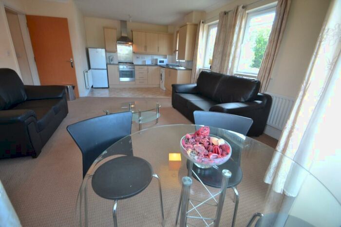 2 Bedroom Apartment To Rent In Drayton Street, Hulme, Manchester, M15