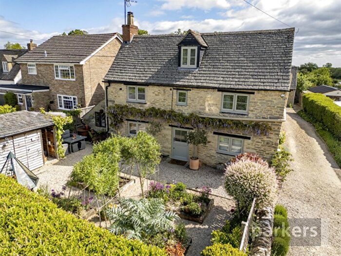 3 Bedroom Semi-Detached House For Sale In Wroslyn Road, Freeland, Witney, Oxfordshire, OX29