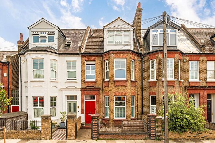 2 Bedroom Flat For Sale In Amyand Park Road, St Margarets, TW1