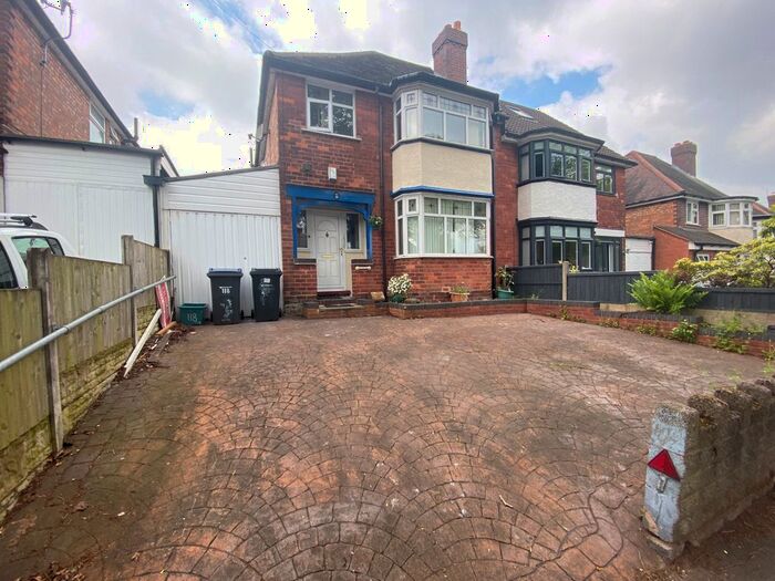 3 Bedroom Semi-Detached House To Rent In Milverton Road, Erdington Birmingham, B23
