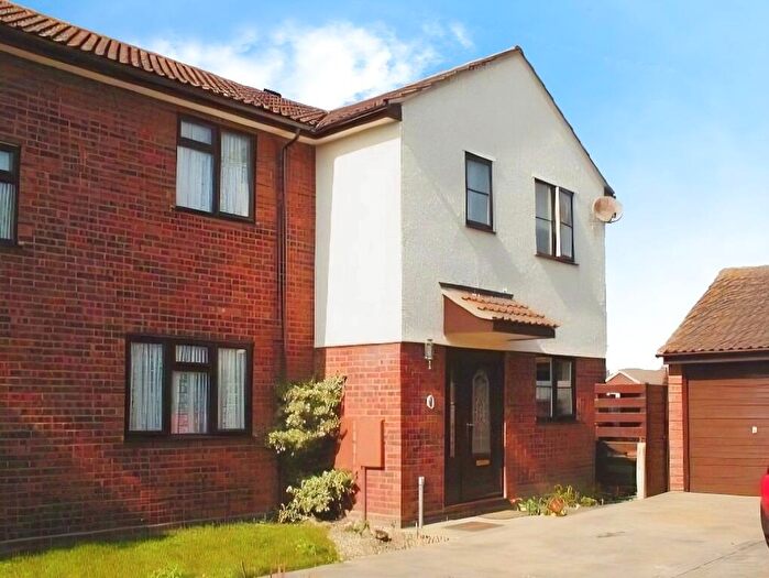 3 Bedroom Semi-Detached House For Sale In Raglan Mews, Clacton-on-sea, CO15