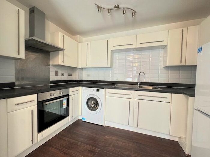 2 Bedroom Flat To Rent In Academy Way, Becontree, Dagenham, RM8