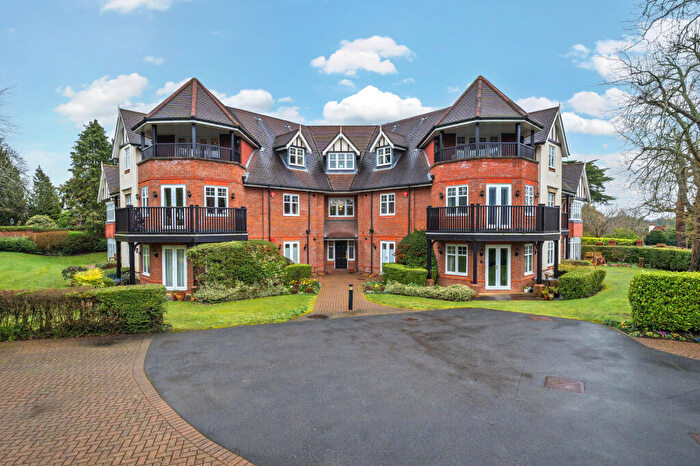 3 Bedroom Flat For Sale In Heritage Gate, Gerrards Cross, SL9