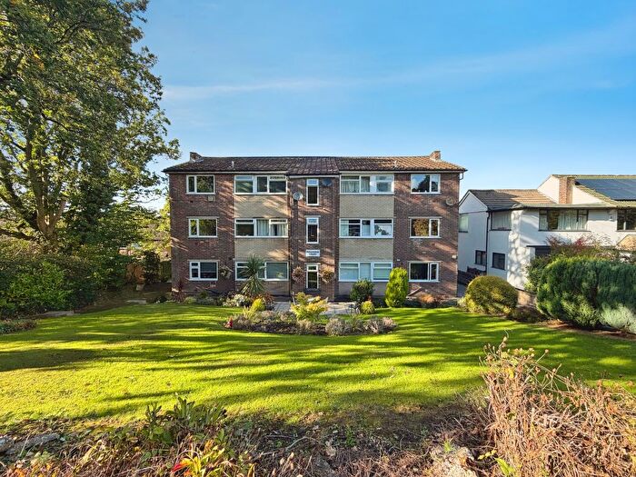 2 Bedroom Flat For Sale In Rosamond Drive, Sheffield, S17