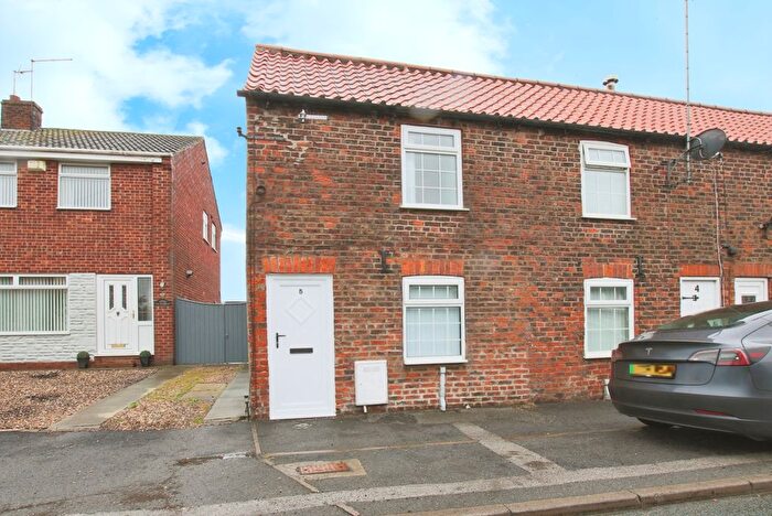 2 Bedroom End Of Terrace House For Sale In Wrays Cottages, Burstwick, Hull, HU12