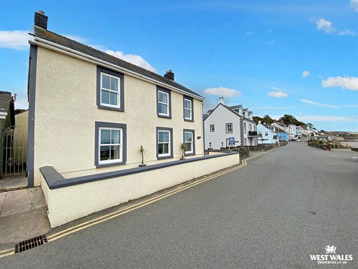 3 Bedroom Detached House For Sale In Amroth, Narberth, SA67