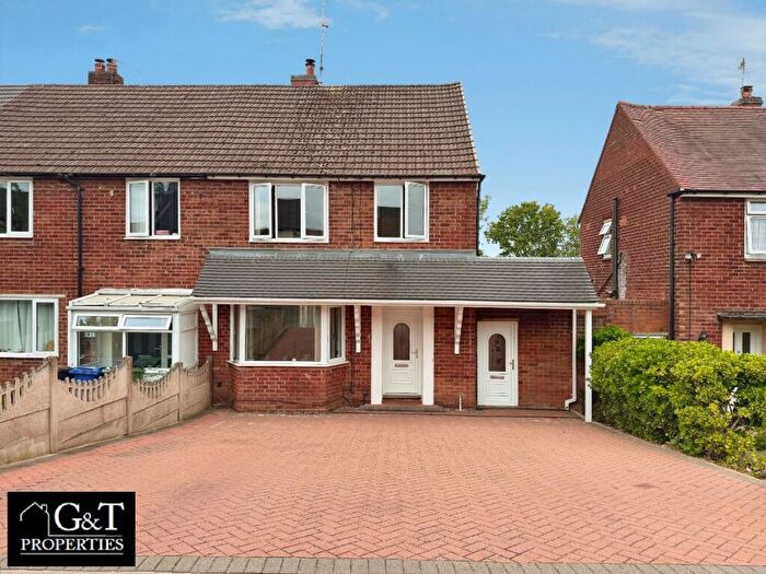 3 Bedroom End Of Terrace House For Sale In Greenfields Road, Kingswinford, DY6