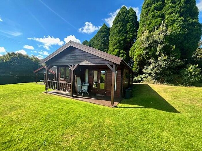 2 Bedroom Chalet To Rent In Sams Cabin, Trewidland, PL14